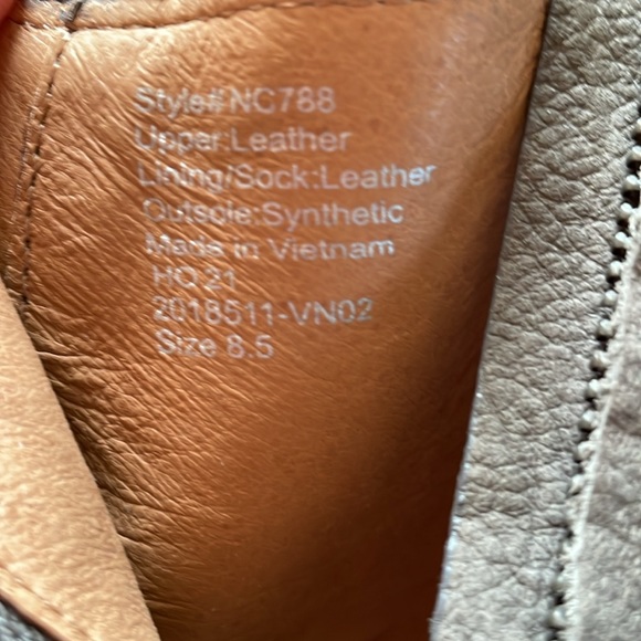 Madewell ankle boots. 8.5. Women’s grey side zip - Picture 9 of 9